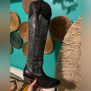NWT Misty Freebird Boots Ice